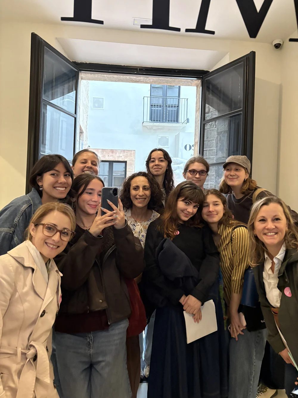 Dean Yumna and Dr Erin and the MAAH students in Barcelona!