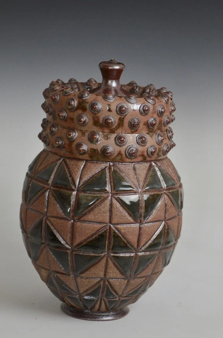 figurative-vessel-1-stoneware-16-h-2019.webp
