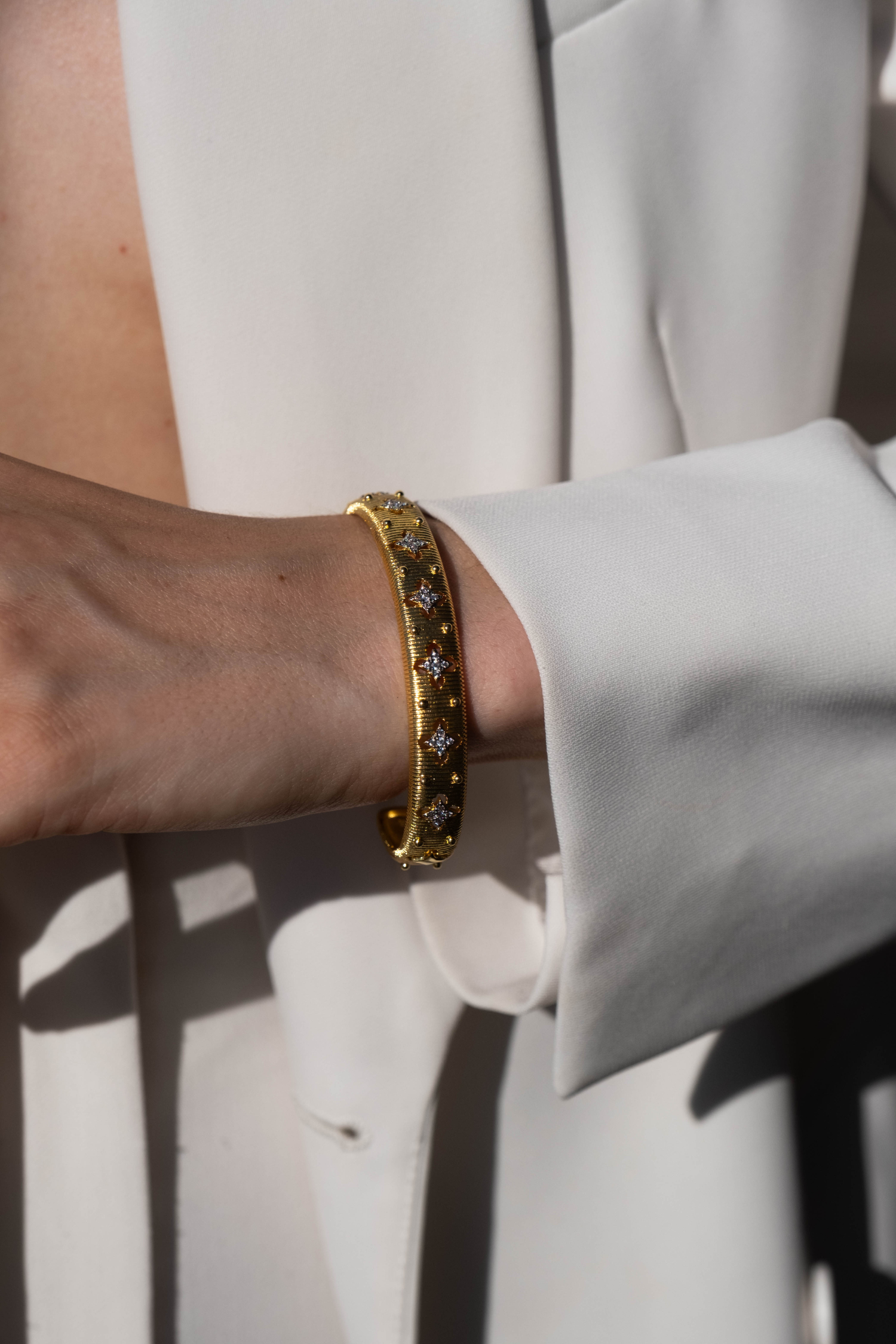 Florence Bracelet Model.png