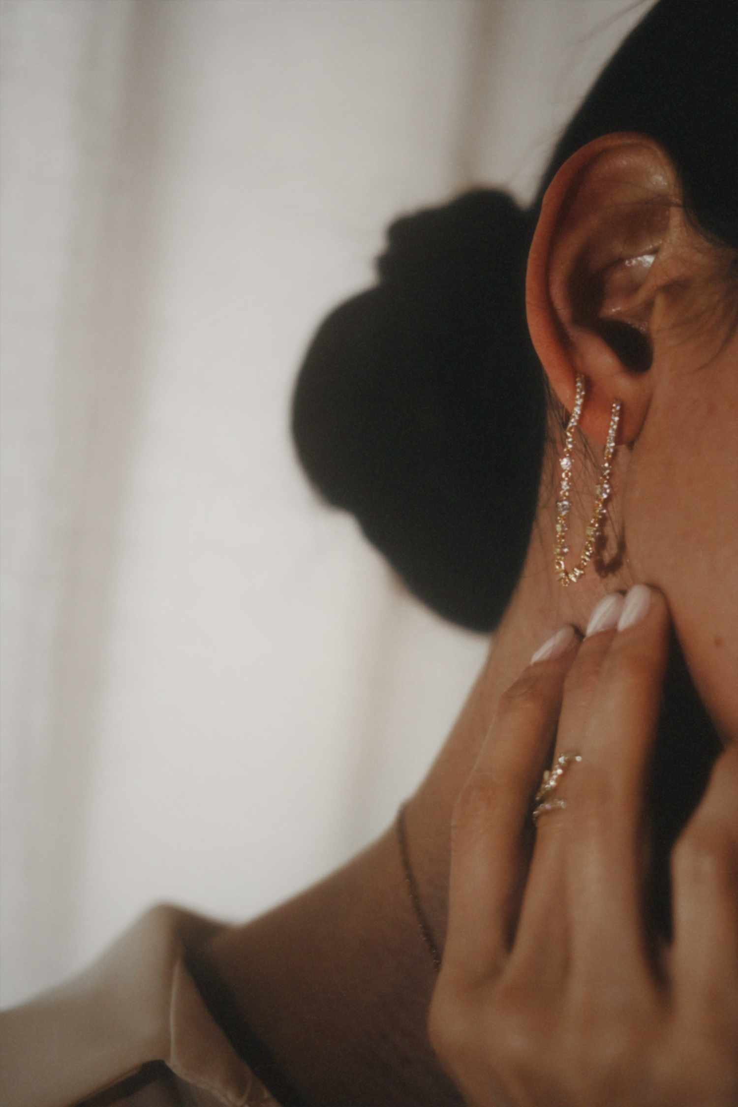 Amanda Earring Model.png