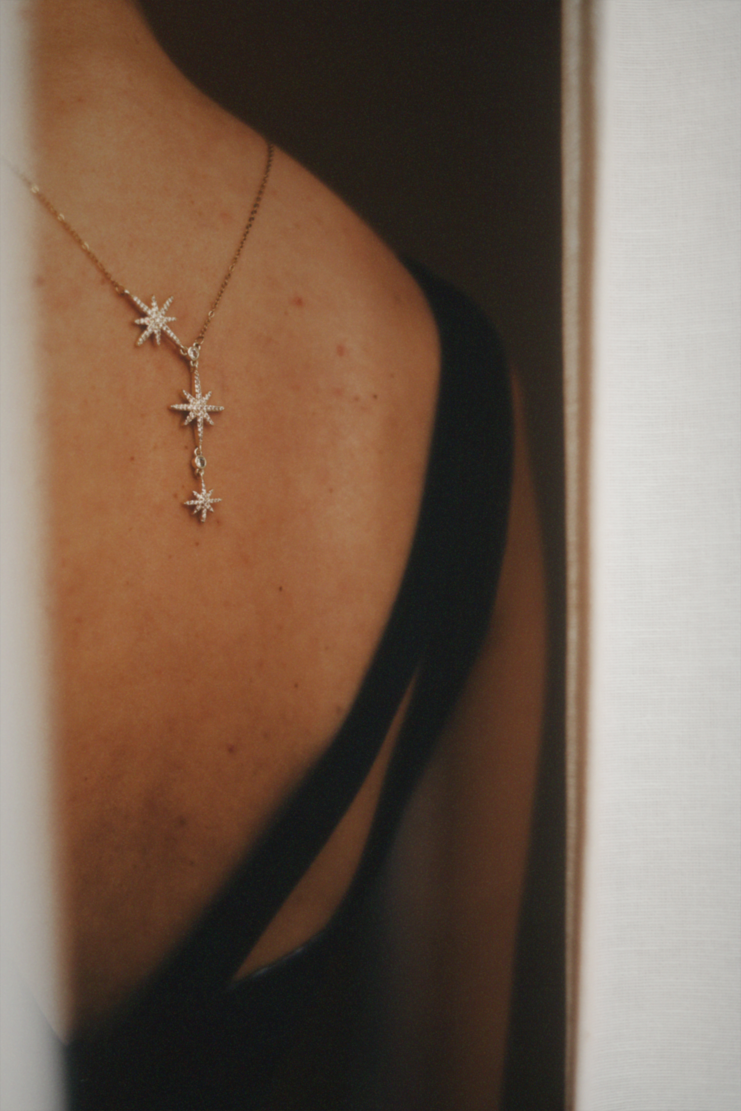 Necklace Shooting Stars Model 2.png