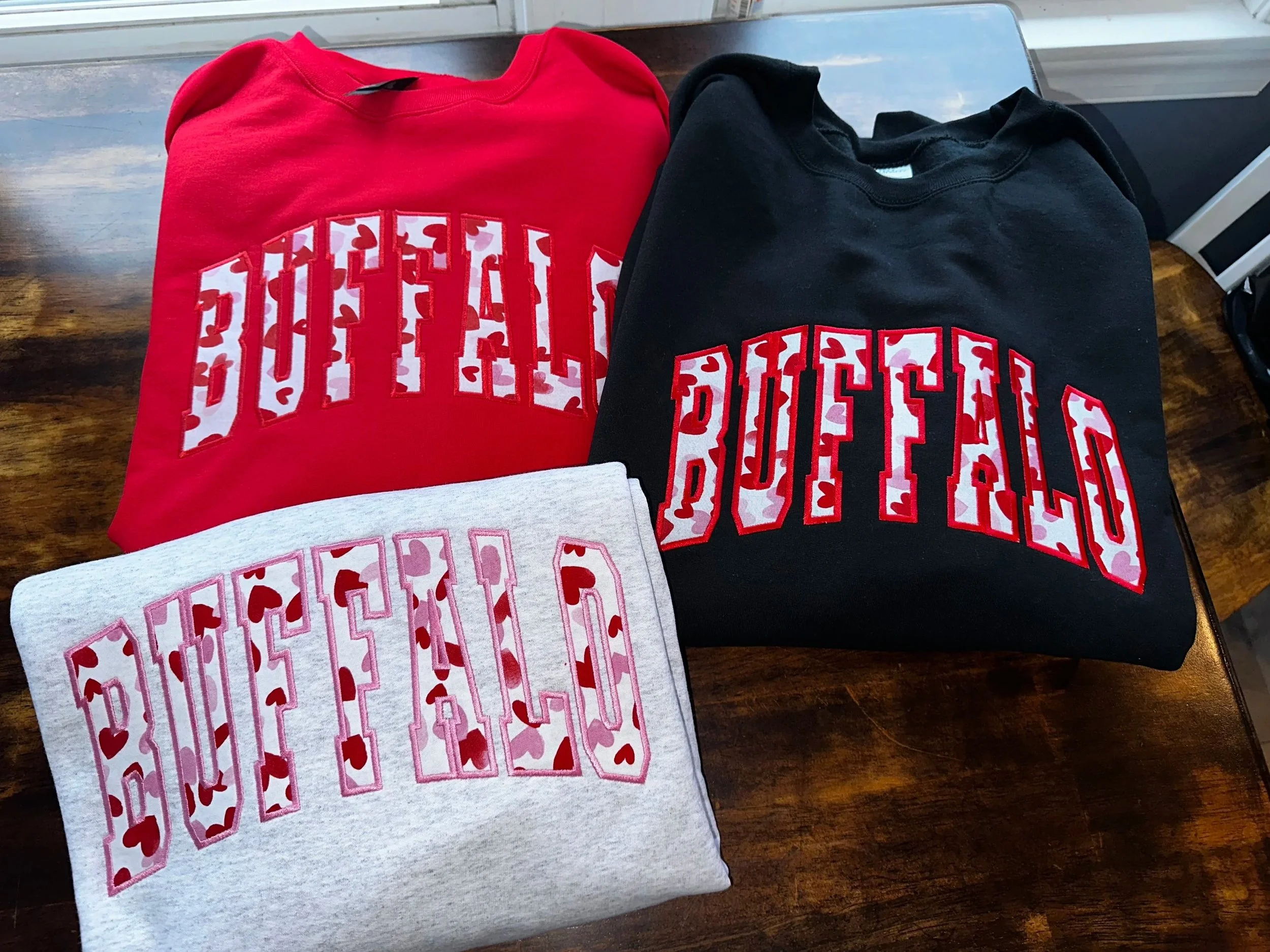BUFFALO Hearts Embroidered Crewneck Sweatshirt
