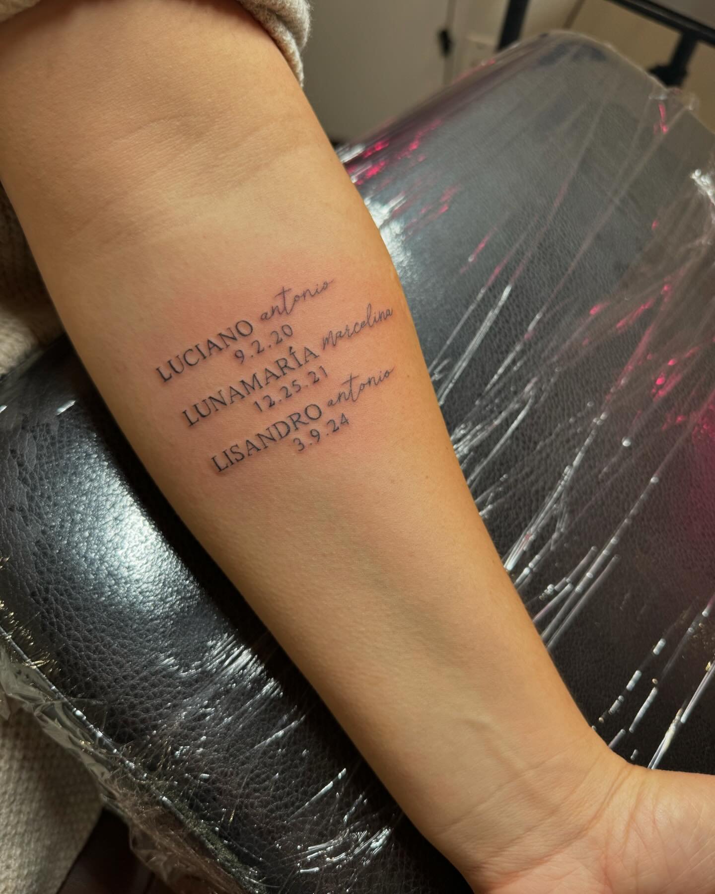 She said she got this so she could easily remember her kids birthdays at the doctor 😂🤍
.
For booking, use link in bio ✨
Eternal Soul Tattoo
Toms River, NJ
.

#momtattoo #tattoo #mom #tattoos #tattooartist #dadtattoo #inked #momdadtattoo #momdad #ta