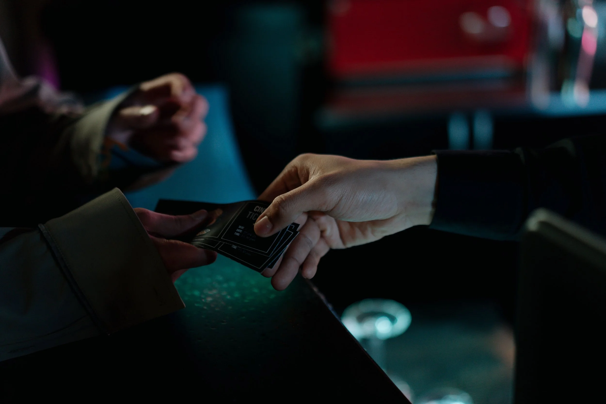 Strategies for Dynamic Pricing of Immersive Show Tickets