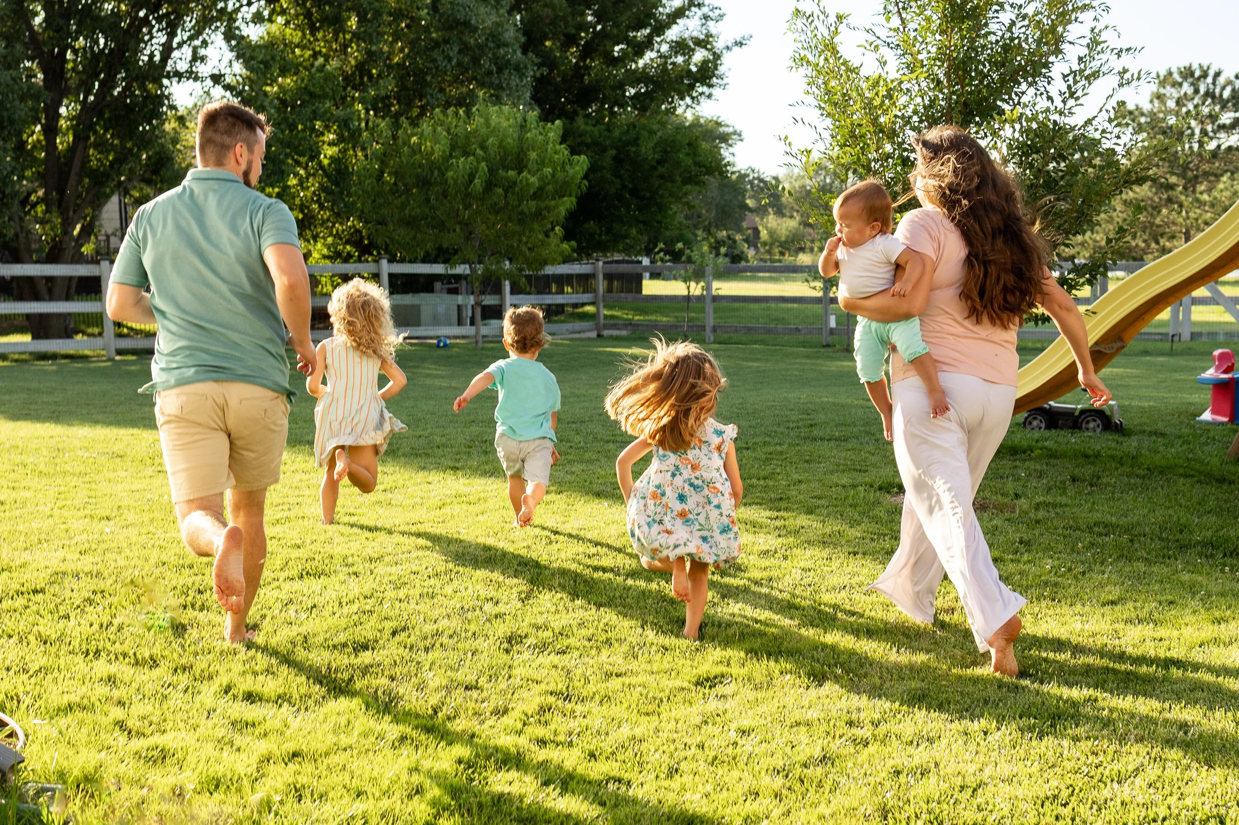 Backyard Summer Sessions in Wichita, KS | The Easiest Family Photos You'll Ever Take