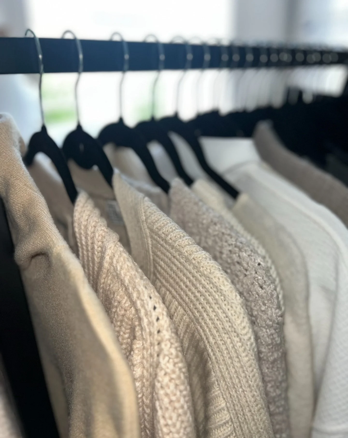 Neutrals, but make it intentional 🤍

Organising by tone isn&rsquo;t just about aesthetics&mdash;it simplifies your wardrobe, sharpens your style, and makes getting dressed feel effortless. When everything works together, you wear more of what you ow
