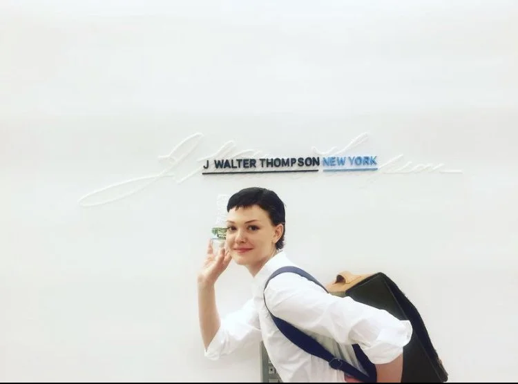 Lindsay posing for my JWT photo lol