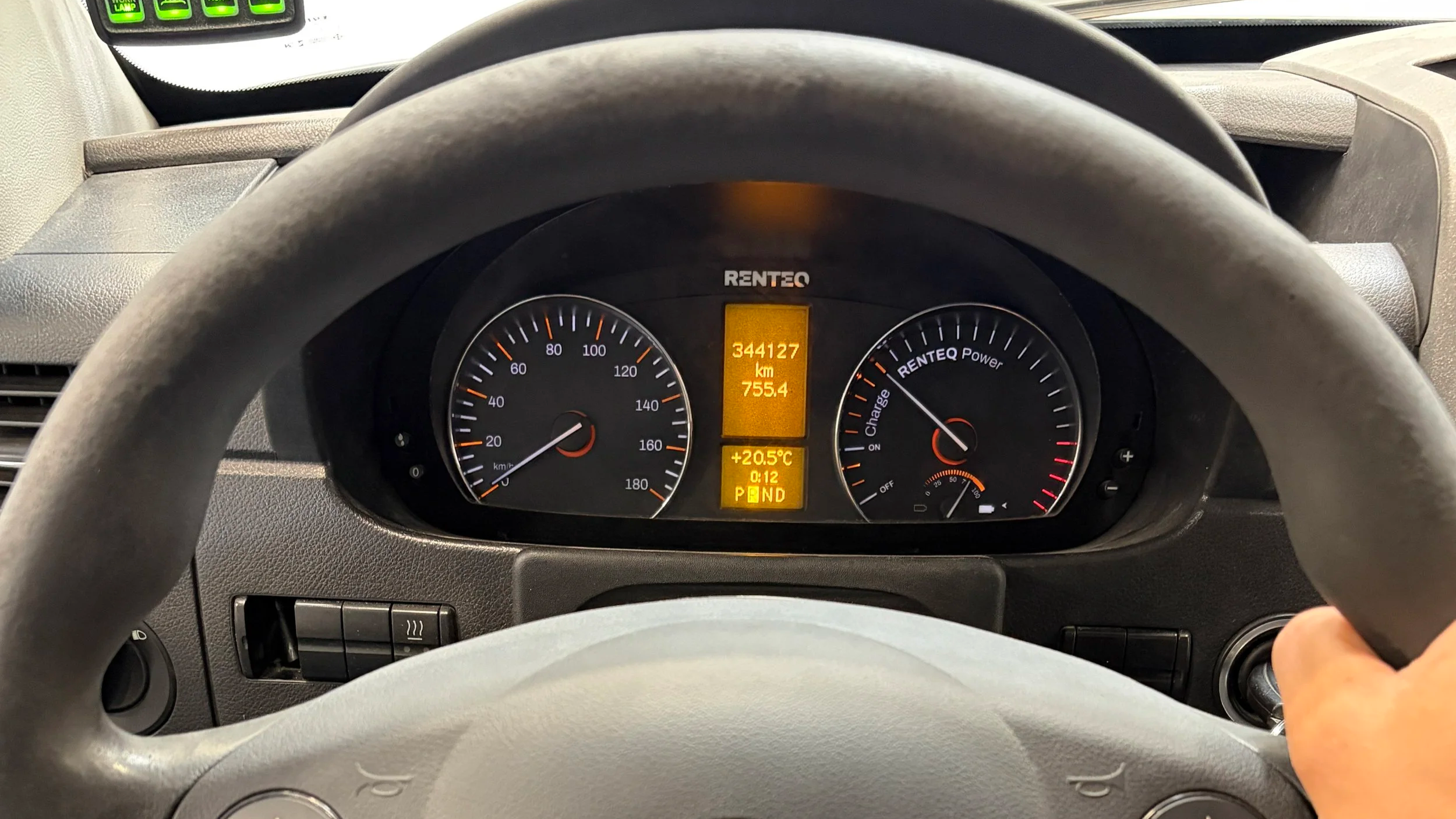 Konverteret Mercedes Sprinter, RENTEQ Sprinteq dashboard