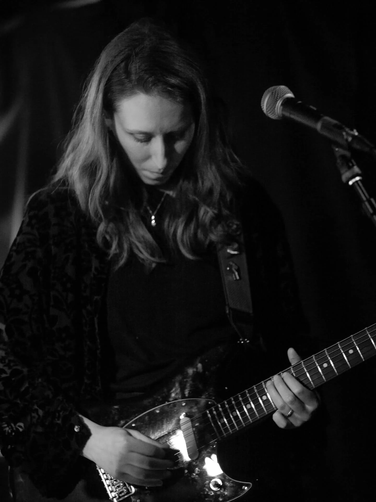 It's Ella's birthday! 🥳🌀 guitarist, sun seeker and band coach! Third and final May birthday amongst us ☀️

Happy birthday, Ella! We hope you have the best day 💜

Come and celebrate our May birthdays with us @biddlebros on 29 May! We'll be playing 