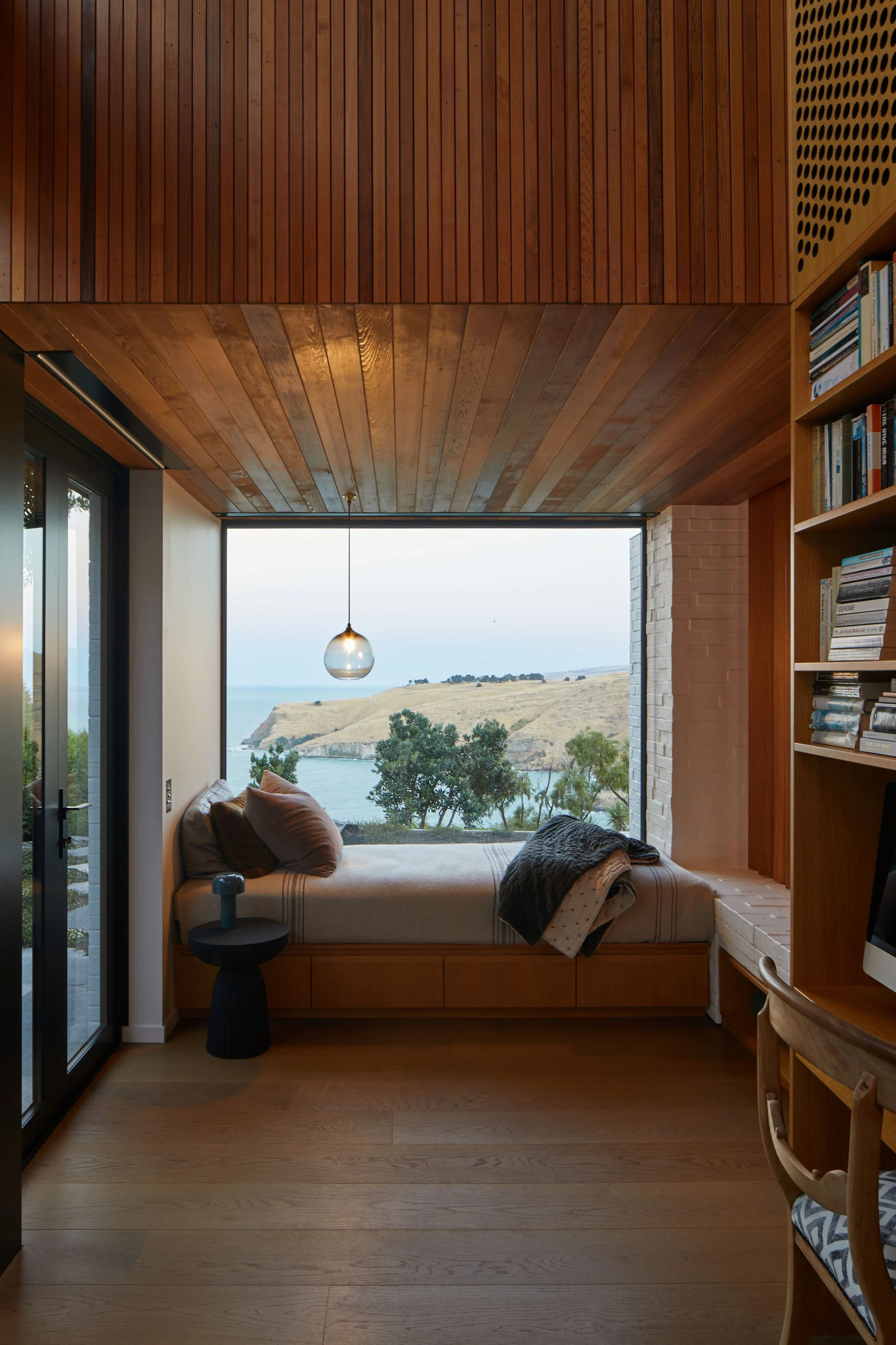 Sunrise Lane House_Day Bed_Sarah Rowlands_5.jpg