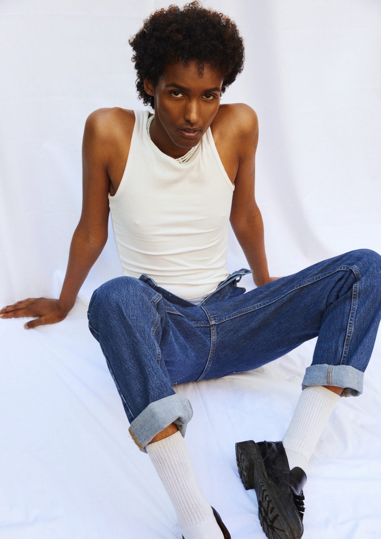 HEIGHT 179
CHEST 82
WAIST 64
HIPS 90
SHOE 43
HAIR DARK
EYES BROWN
SIZE S