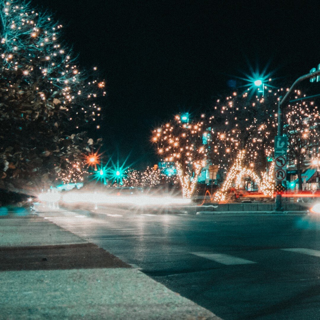 Hang in there Fort Collins, we got this! ⁠
⁠
Photos from before 2020 #stayathome . 2019 December 23rd. Getting dinner in Old Town and seeing the lights!