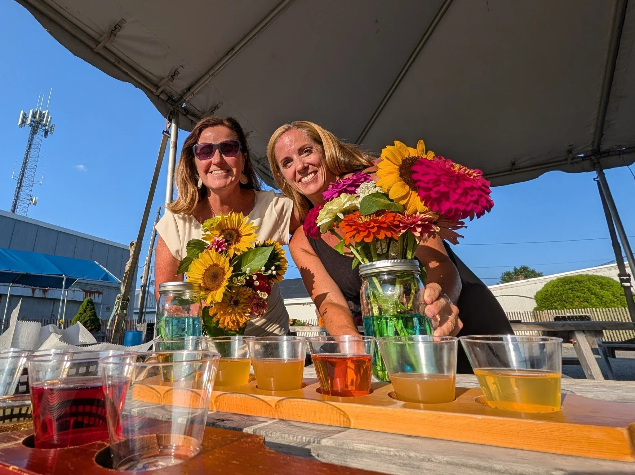 Thanks to everyone who joined us at the Cider Barn for our Pints &amp; Petals event! 

It was so much fun seeing everyone create beautiful bouquets from our farm-grown flowers while enjoying a cider with friends. We loved having you here!

Missed thi