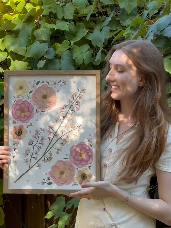 Our most loved add-on, prints! 🌸

We started offering prints of the original bouquet preservation design in early 2025, and they quickly became a favorite! It&rsquo;s such a sweet way to have a second (or third!) version of your artwork and one that