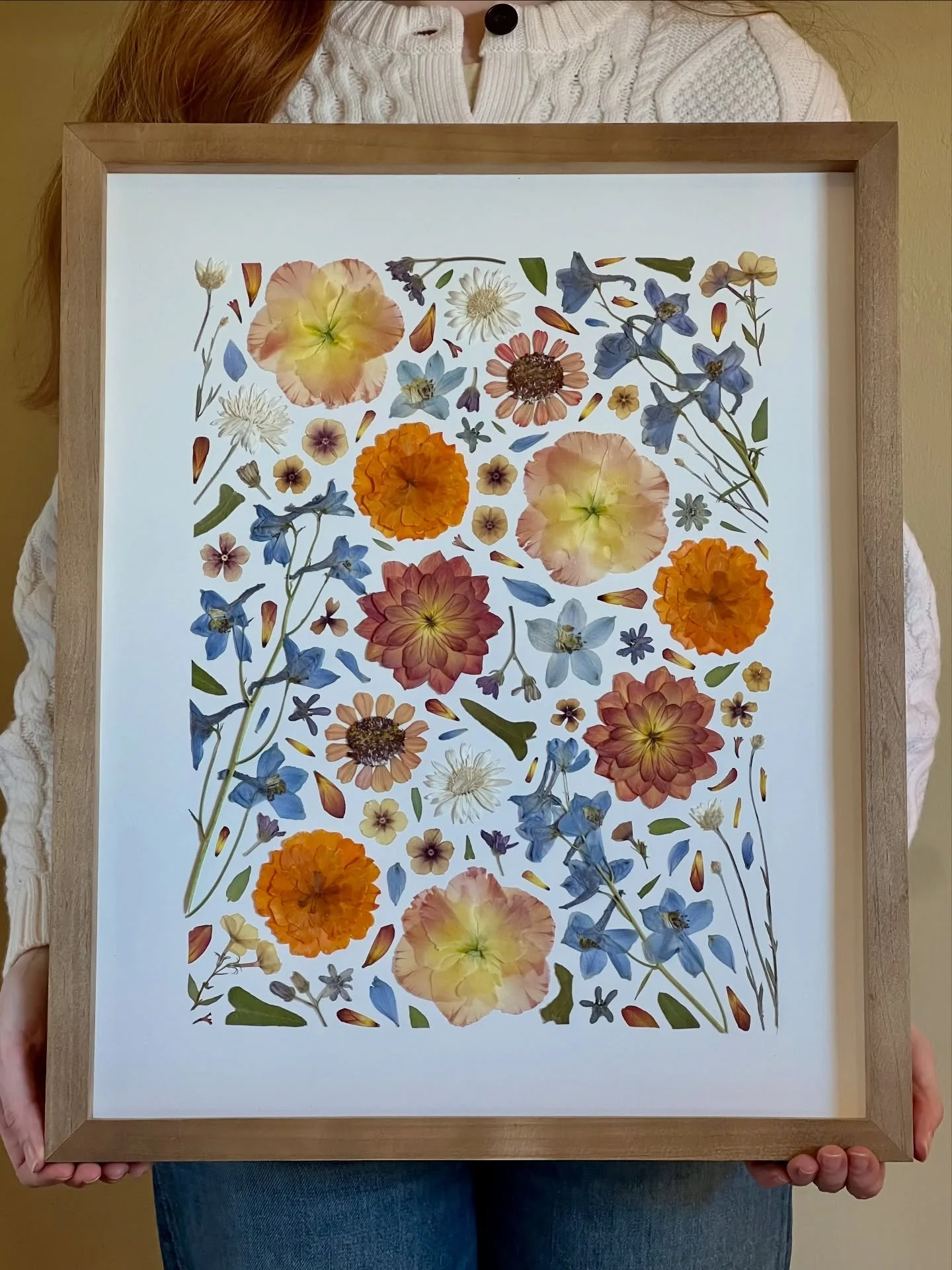 Swipe to see the fresh bouquet before preservation! 💐

The flowers matching the dress! 🥹❤️

Coordination @jaime.ta 
Florals @wrongnumberfloral 
Photography @elyseyes 
Venue @skibowlweddings 

#pnwwedding #weddingbouquetpreservation #flowerpreservat