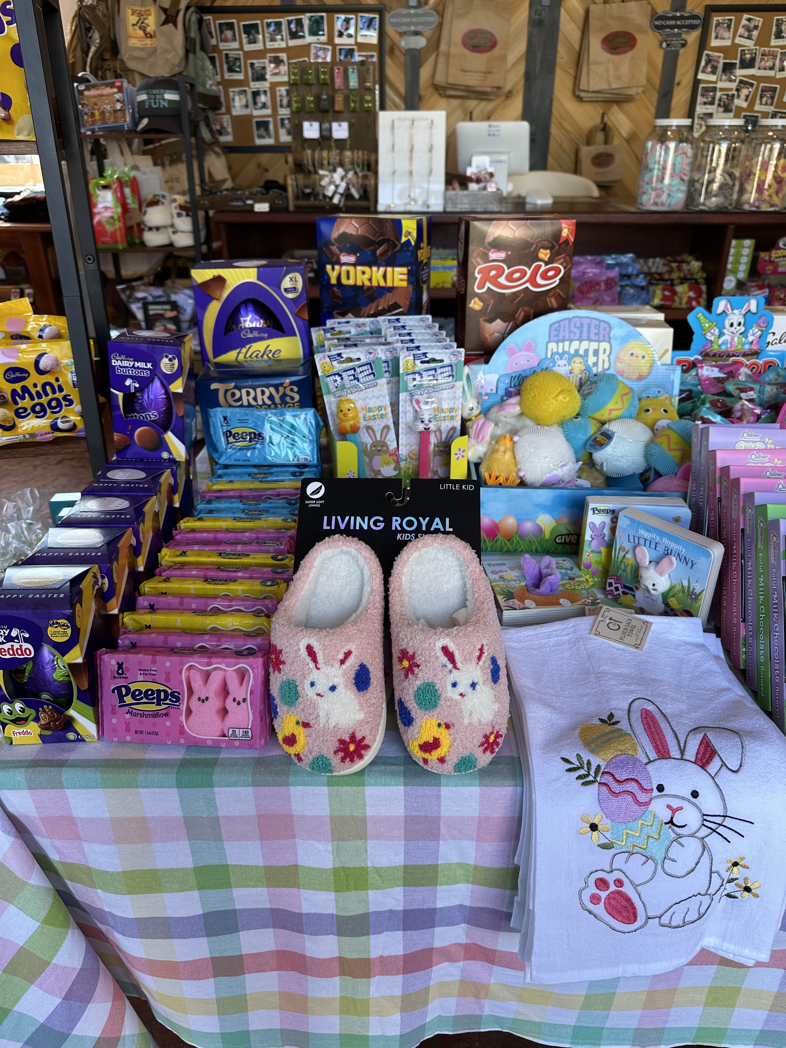 Store Easter 2.jpeg