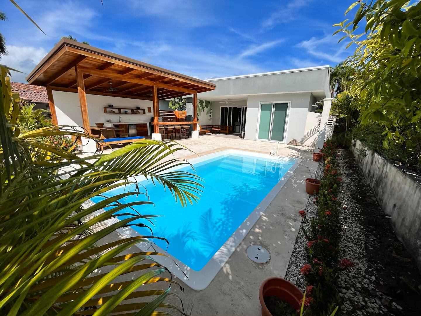 Steps to Beach Villa & Saltwater Pool