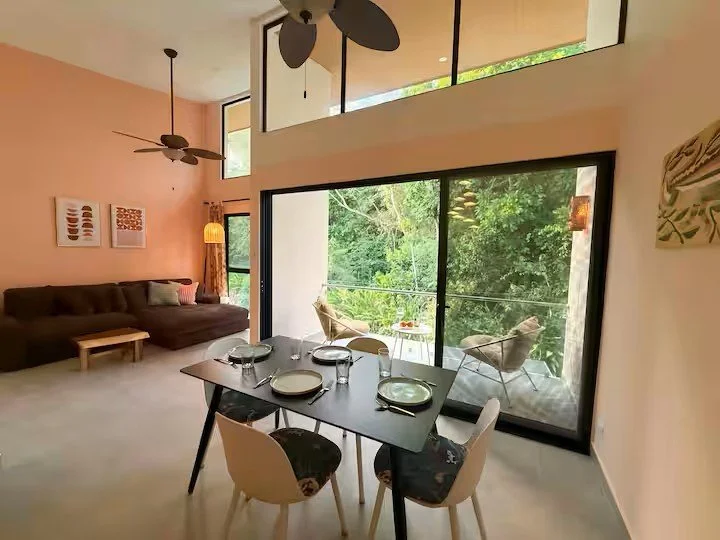 Walk to Ocean, King Bed & Pickleball & Golf Fun