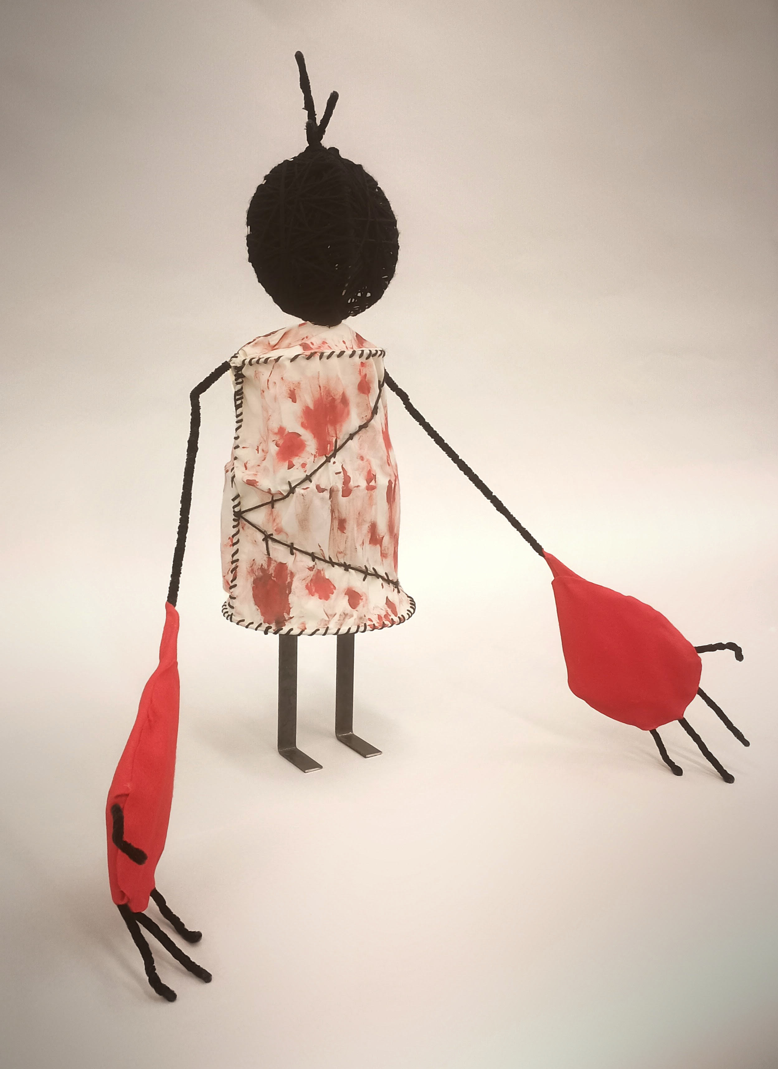 Robbie wants a Hug, spring steel, yarn, fabric, felt, 2025