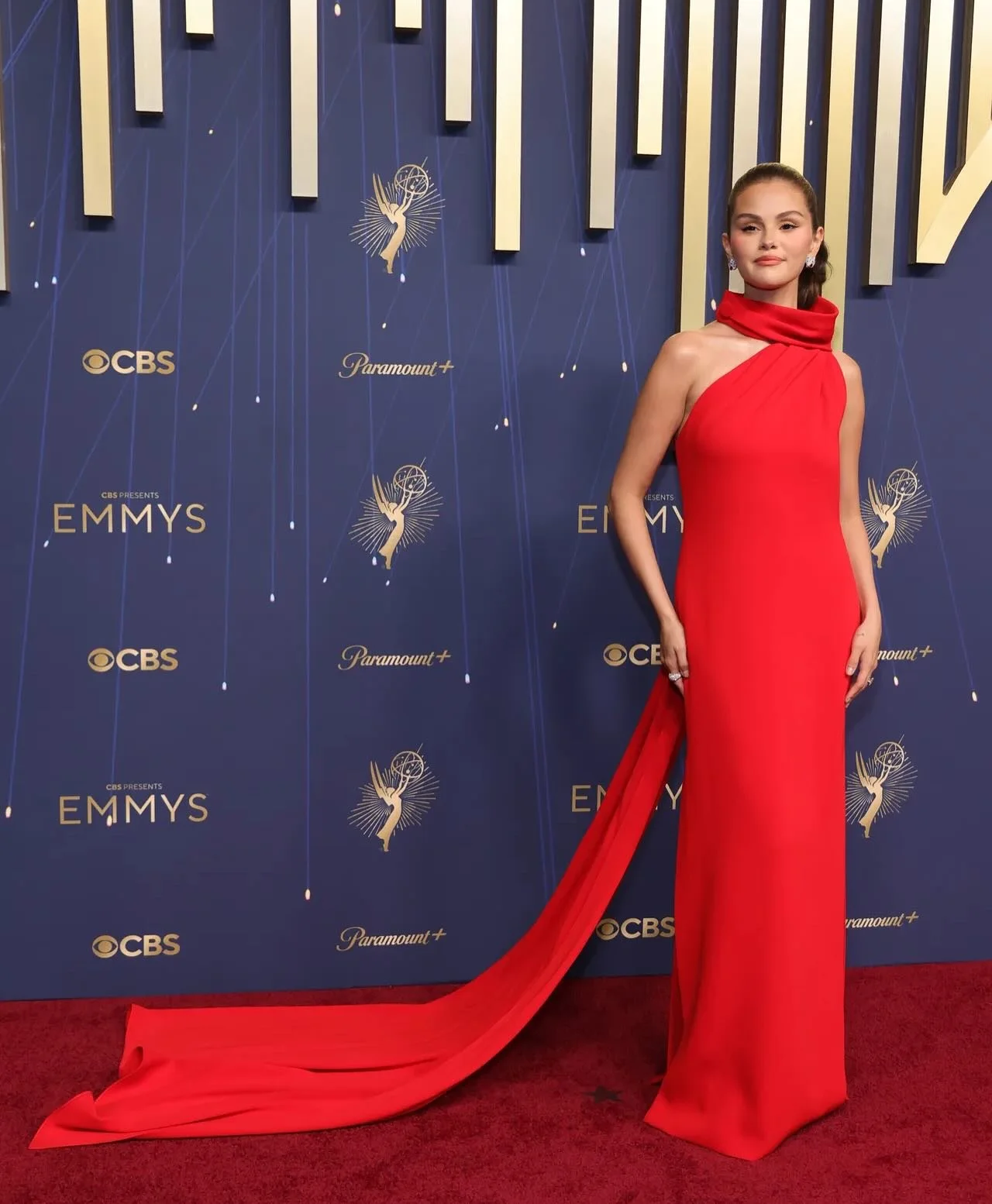 Selena x EMMYS 2025 in custom @louisvuitton and @tiffanyandco jewelry ✨
styled by @erinwalshstyle | assisted by @carlynrosario &amp; me 💫

hair: @renatocampora | makeup &amp; glam photos: @hungvanngo