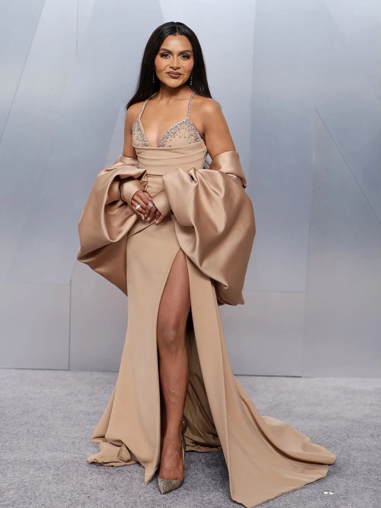 Mindy x Vanity Fair Oscars Party
Styled by @erinwalshstyle 
Styling team: @olya.revutska @danielrsepulveda 

Dress: @eliesaabworld
Shoes: @christianlouboutin
Jewels: @bucherer_usa