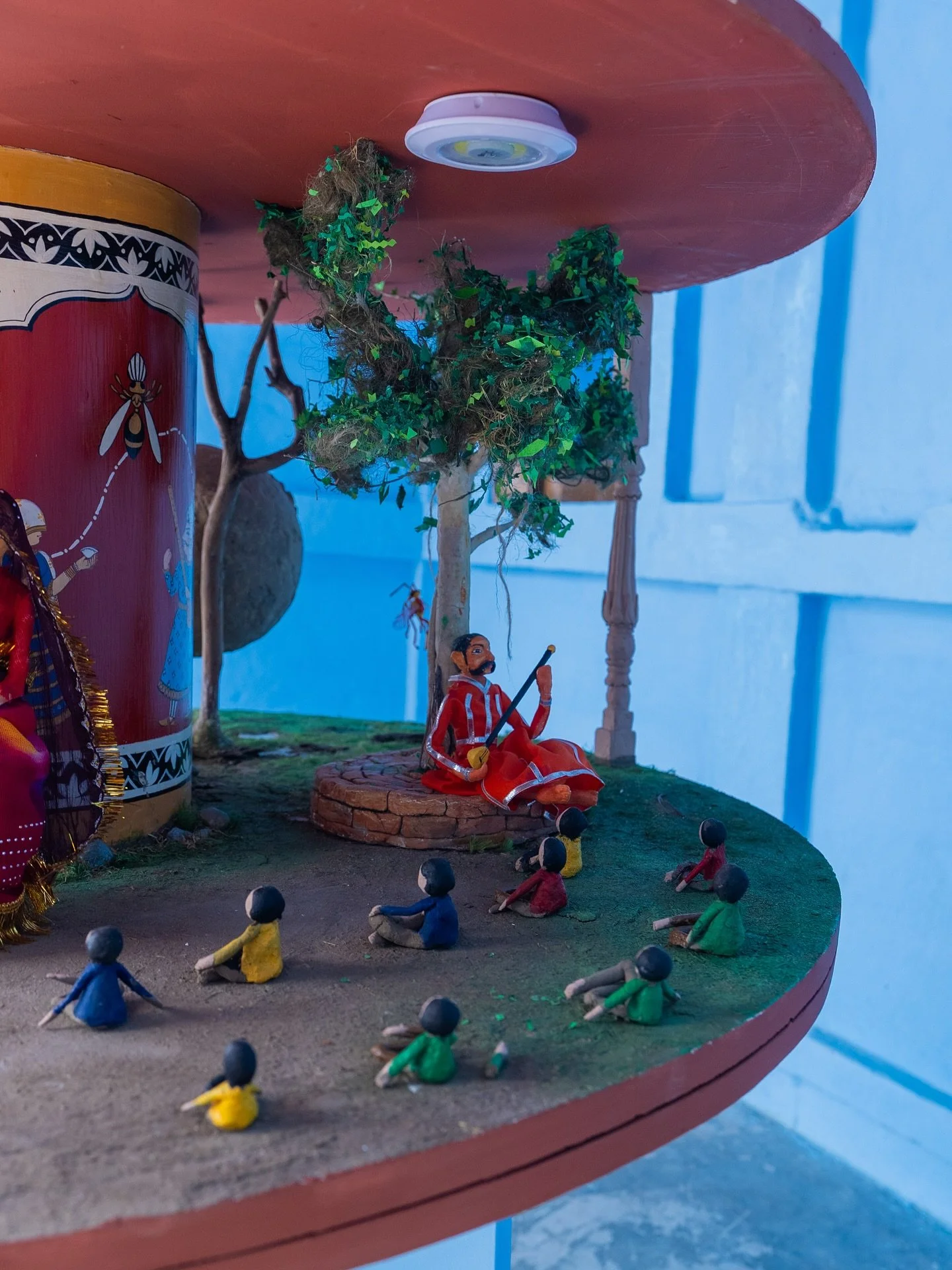 ‘Roots and Tales’
A Creative Arts Education Programme by LAND × PATI, Roots and Tales, brings together storytelling, ecology, and imagination through the eyes of young learners from Smt. Mukulika Baid Government Girls’ Senior