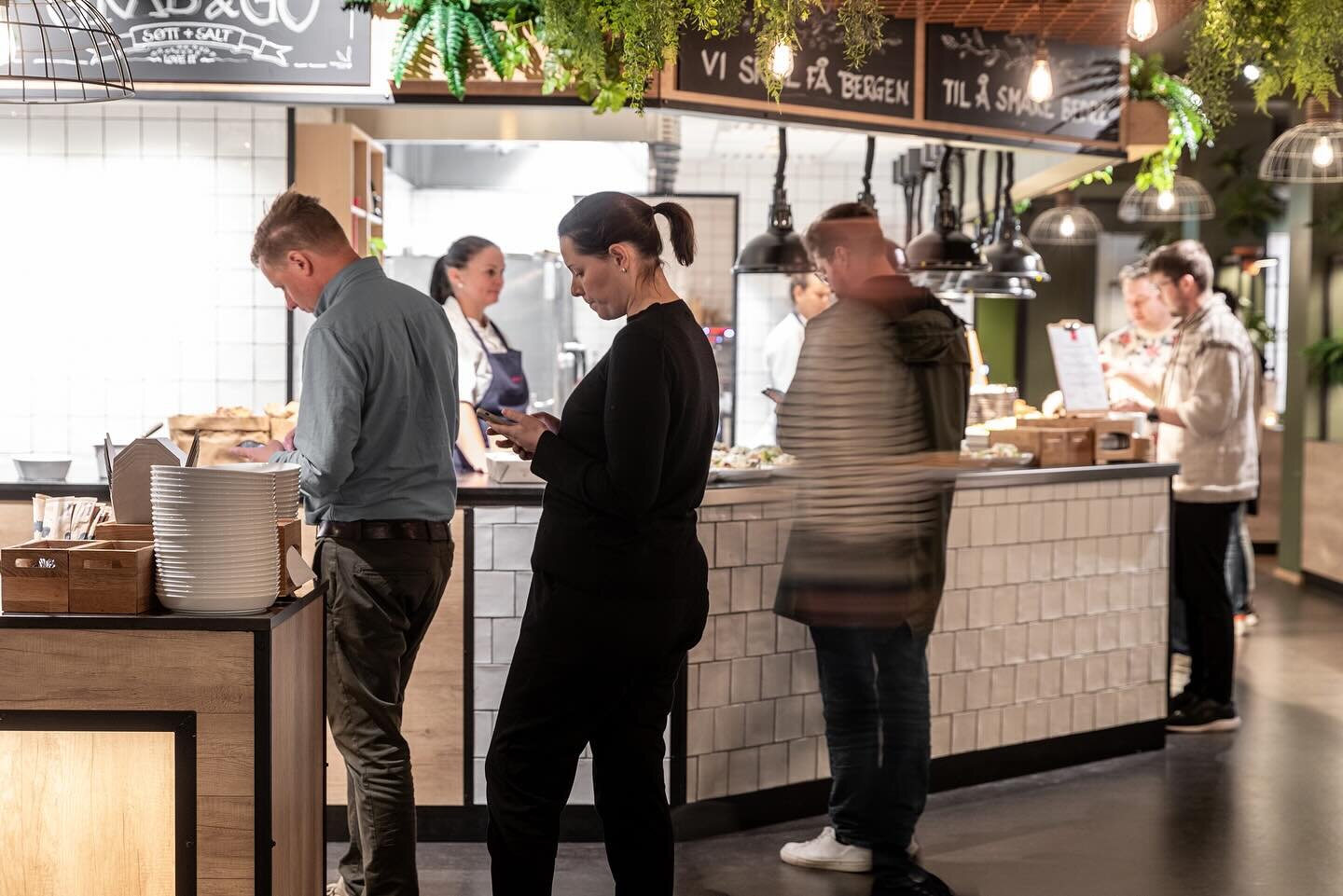 V&aring;r husrestaurant, Gartneriet i Kronstadparken, er smekkfull av alle mulige godsaker! Kom innom oss og pr&oslash;v v&aring;r lunsjbuffet #lunsjbuffet #matglede #smaksopplevelse