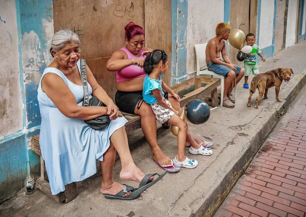 (c) Jonathan Varjabedian