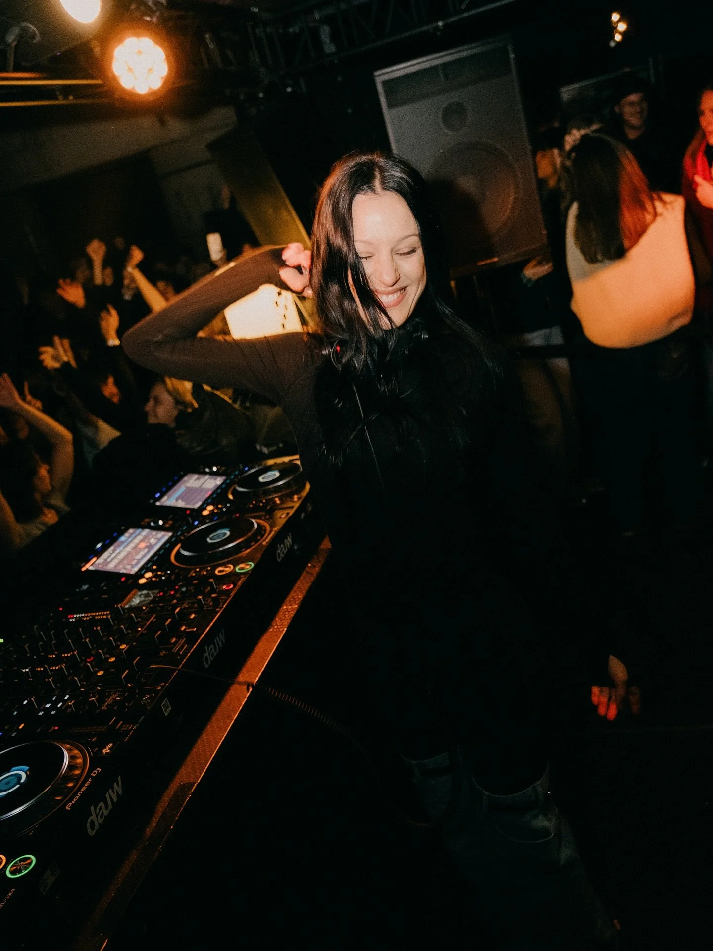 Dauw. We&rsquo;re still speechless. ❤️&zwj;🔥

That we get to do this in such a small city feels unreal. The fact that you chose to buy a ticket and join this community of 800 people last Friday means the world to us.

Our volunteers, artists, partne