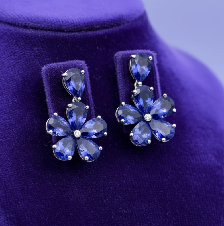 Estate-tanzanite-earrings.png