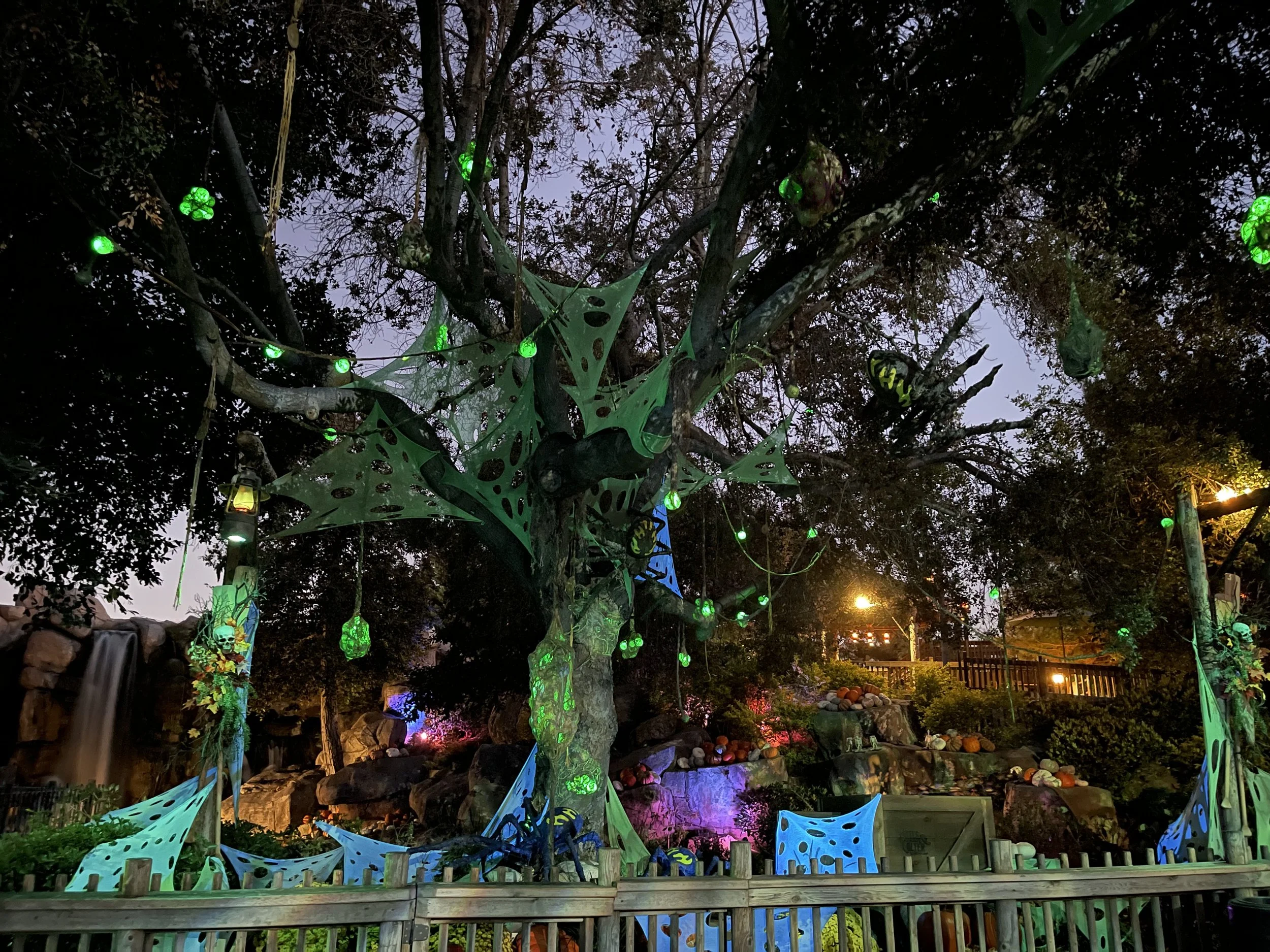 Fabricated Effects for 50th Interactive Spider Display 2023