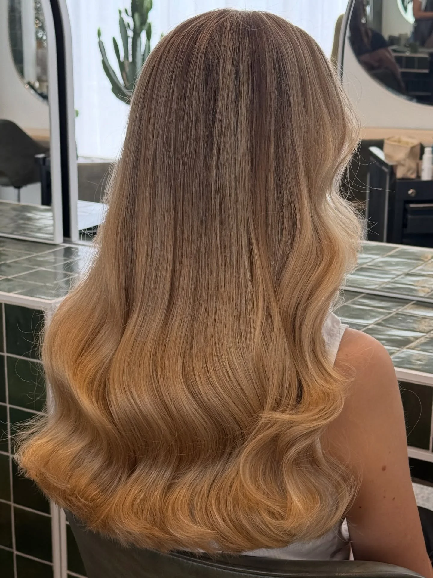 Happy 1st December 🤍

Here are some of my recent hairstyles I&rsquo;ve loved creating. Save your favourite for your next event. xoxo

#brisbanehair #hairstyles #hair #brisbanehairstylist #hairstyle #upstyle #hairinspo #madeupbycharlotte