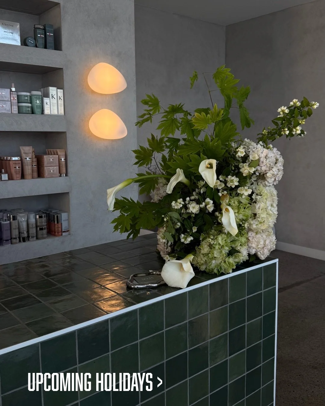 My Queens! Here are my upcoming holidays I have blocked off. 

December is flying by so please follow the link in my bio to my webpage to secure a booking online if you did want to catch me before the end of the year. I am in salon pretty much every 