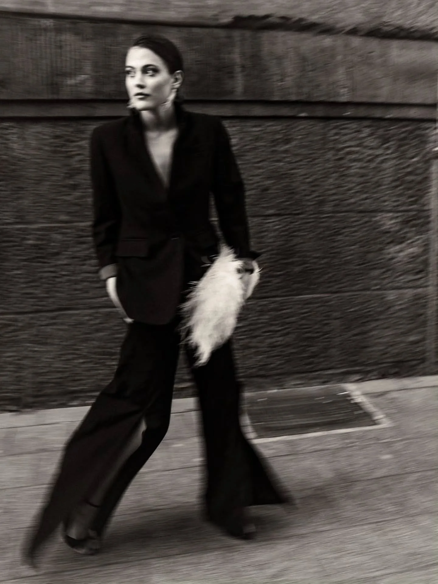 Rue noir. 
Model: @jolina.mr
Foto: @maximnau 
Design &amp; Styling: @by_helenakoehler
MUA: @nelemueller.makeupartist