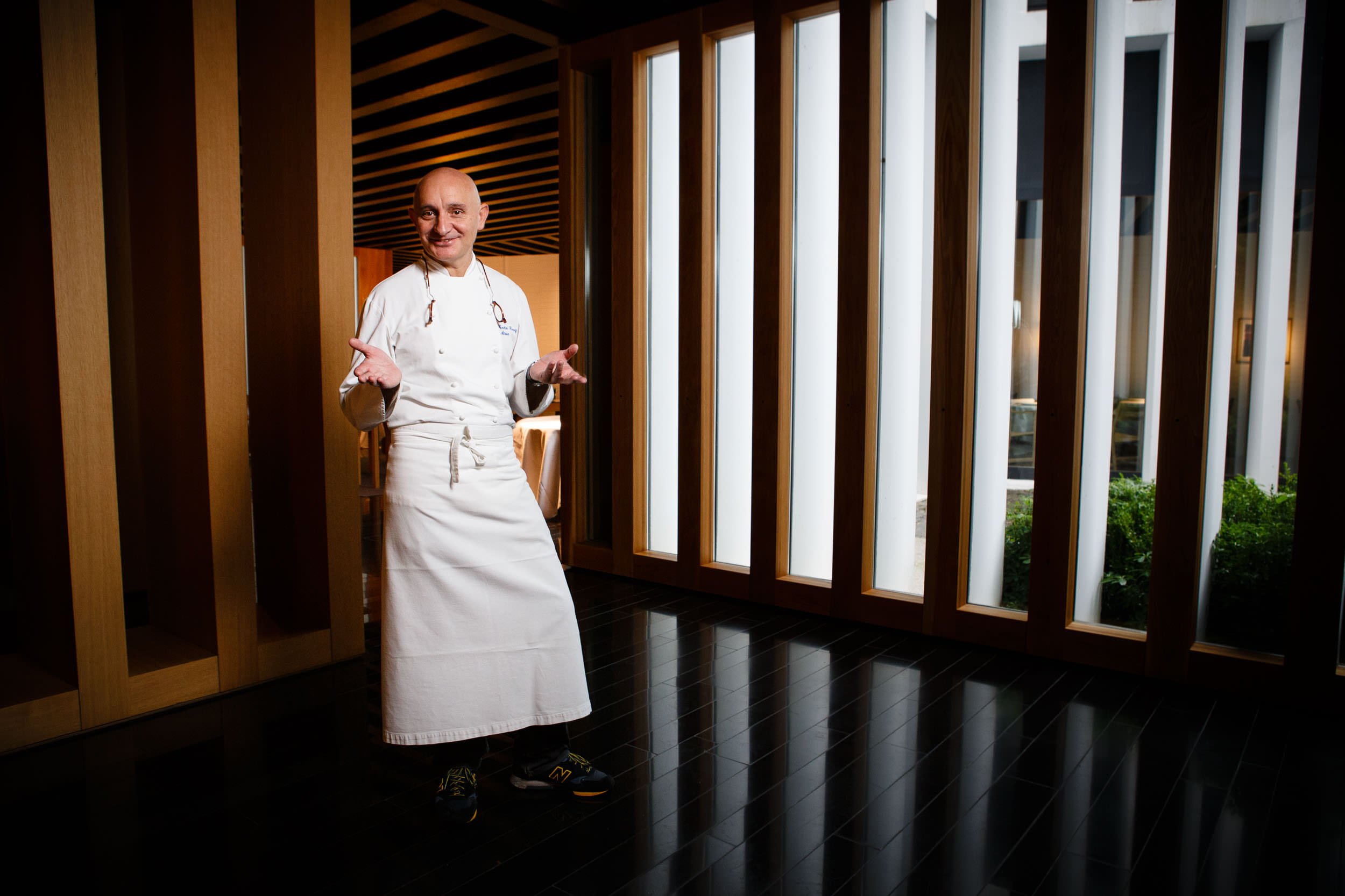 1/1/14 Two Michelin-star chef Toño Pérez at work in Restaurante Atrio, Cáceres, Extremadura, Spain. Photo by James Sturcke Photography | sturcke.org