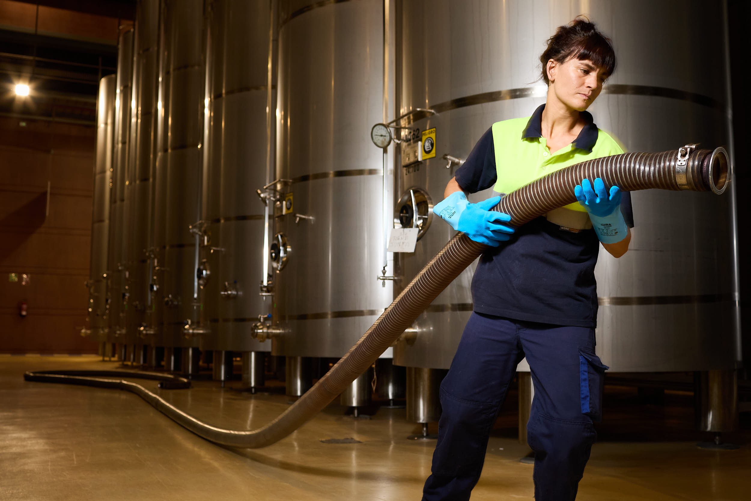 4/10/23 Juba Protective clothing in use at Bodegas Campo Viejo, Logroño (La Rioja), Spain. Photo by James Sturcke | sturcke.org