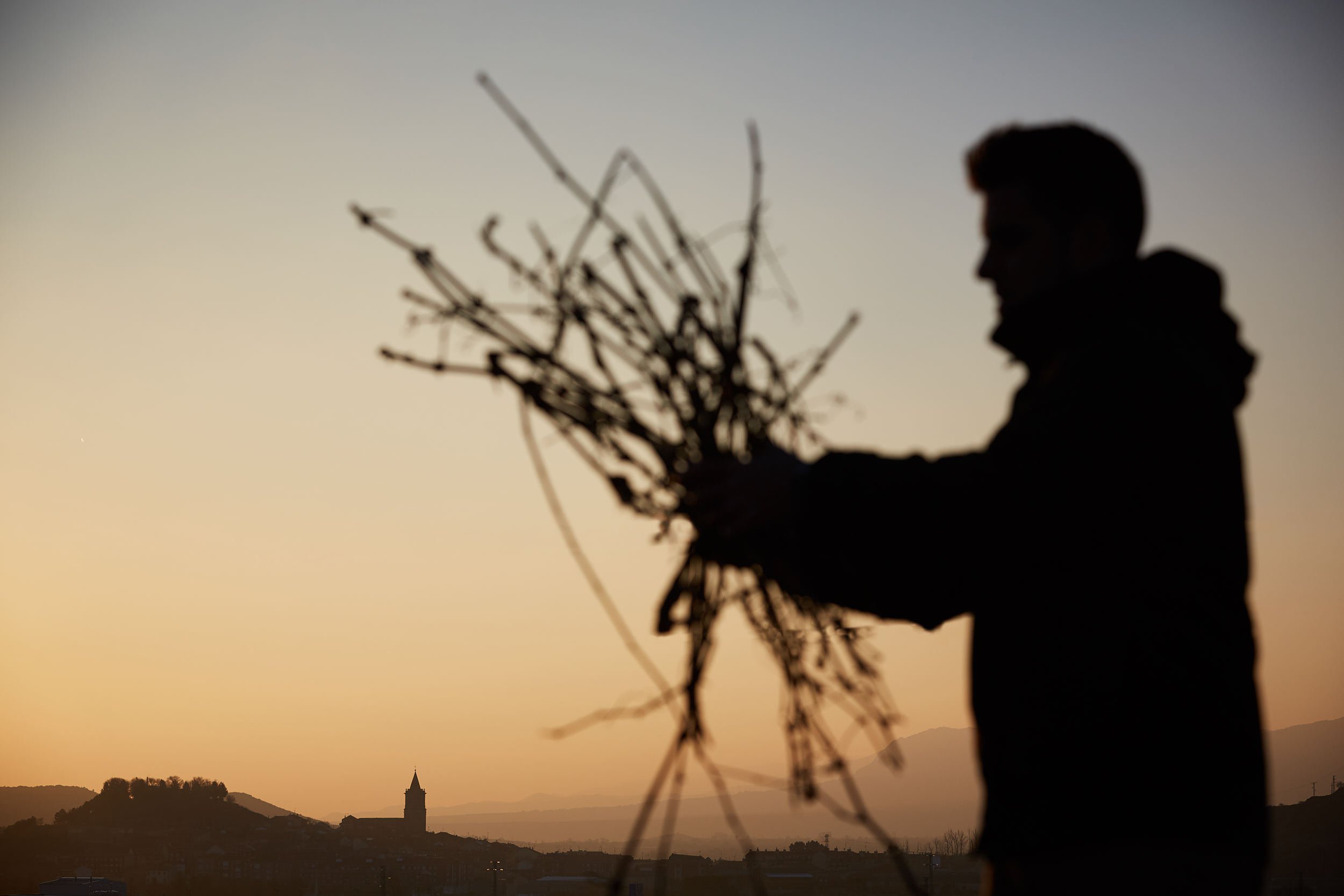 23/2/19 Carmelo Espinosa. Pruning in the vineyard, Bodegas Montecillo, Fuenmayor, La Rioja, Spain. Photo by James Sturcke | sturcke.org