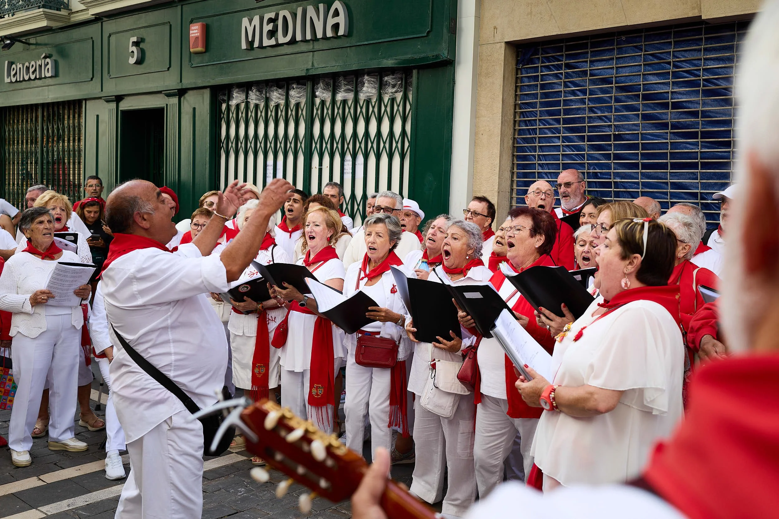 2507Running-of-the-bulls-san-fermin-pamplona-spain-James-Sturcke-0027.jpg