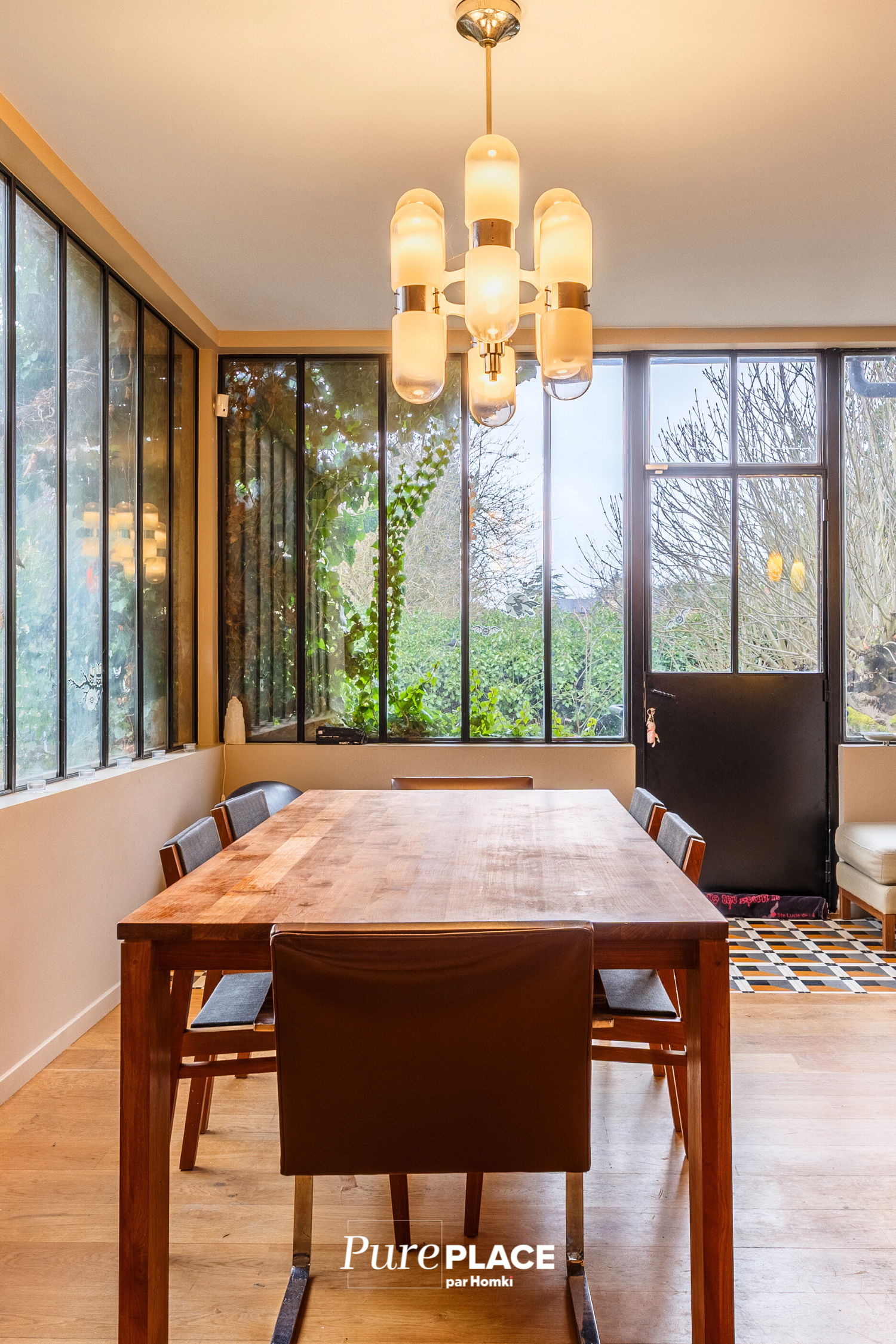 Photo vertical (Guillaume) Pure place.png