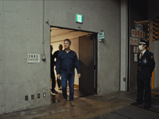 5. Oasis_Dan_Tokyo_Postcards01193651_01193676.gif