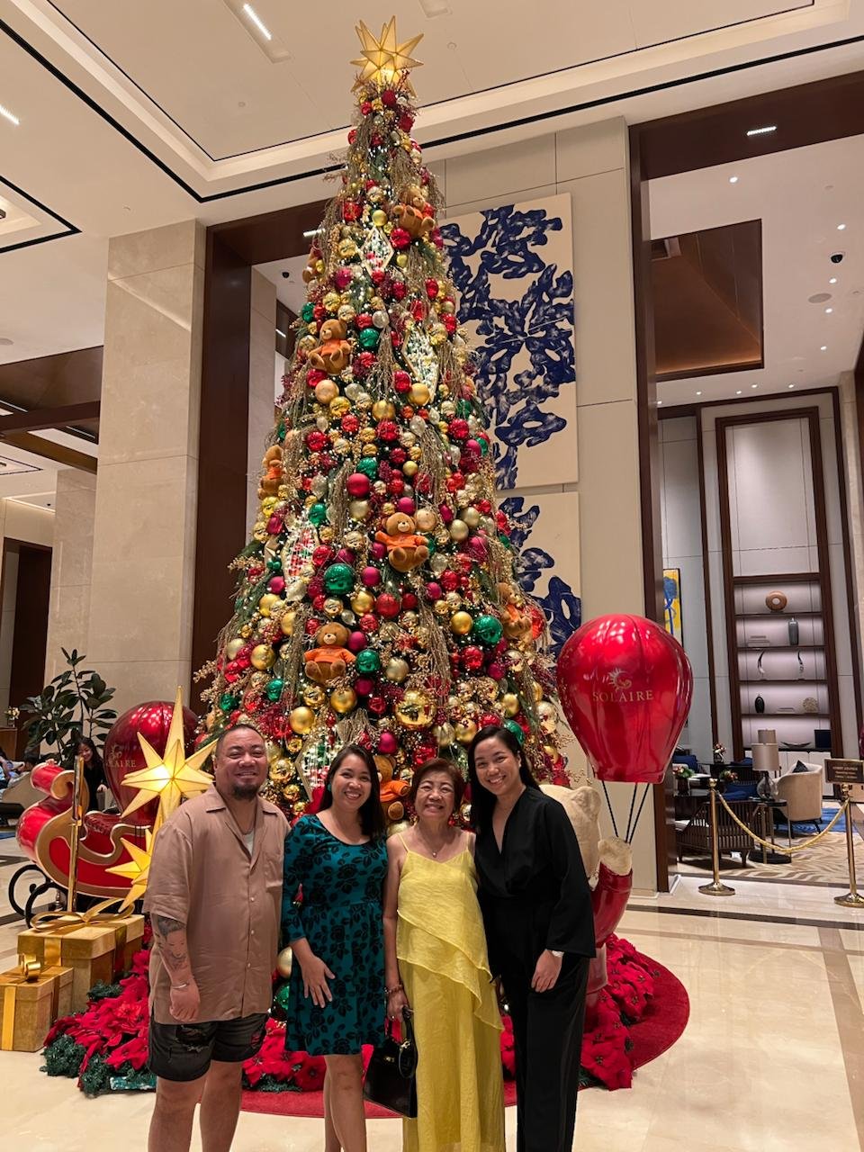 Tristan_family_Christmas_tree.jpeg