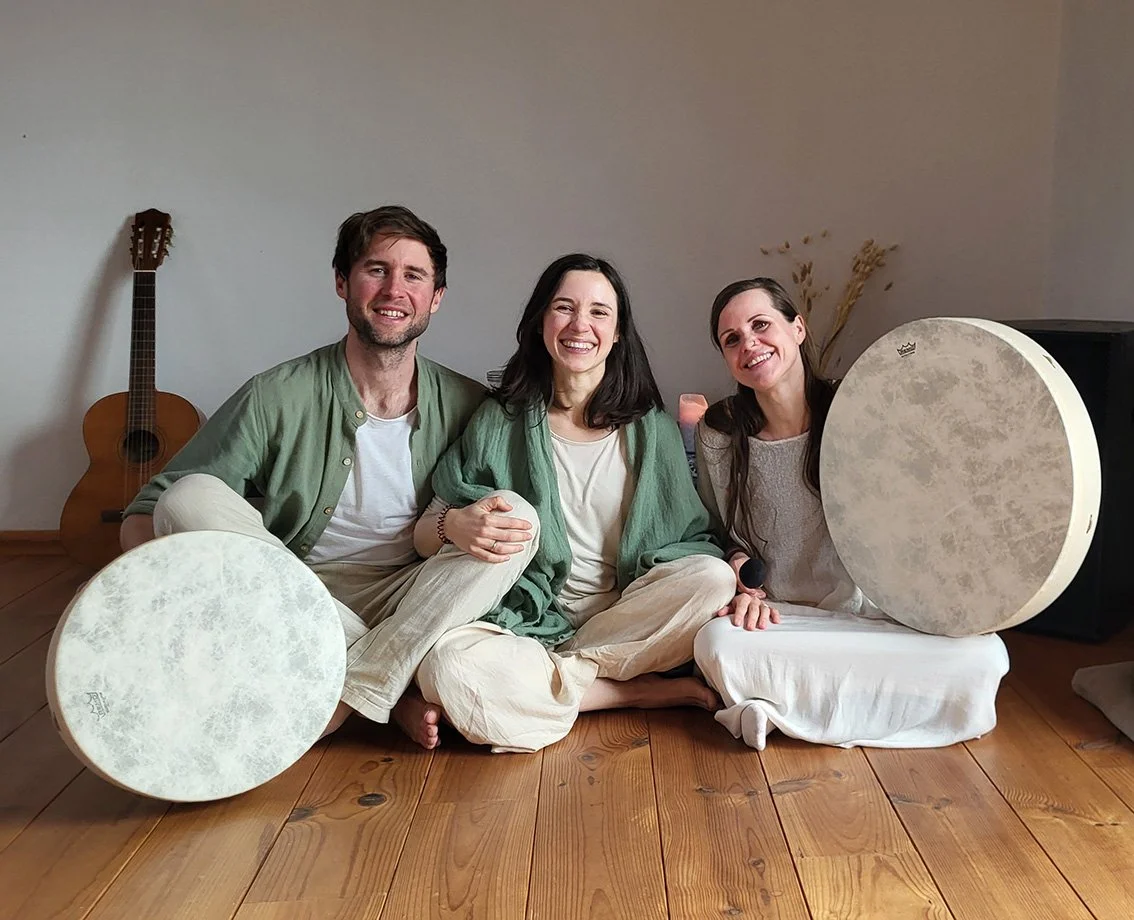 Kakao-Zeremonie, Medicine Songs & Breathwork | Mit Aleah Gandharvika, Ann-Kathrin & Tim Hofmann