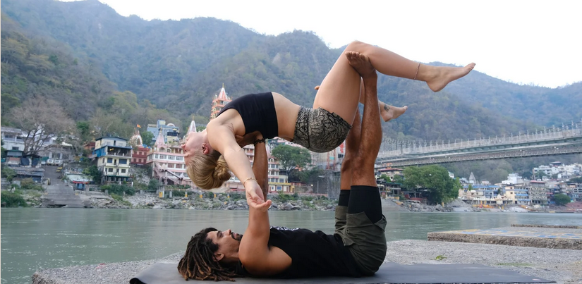 ACROYOGA RELAX &amp; FLY - ENTSPANNTER KÖRPER, OFFENES HERZ