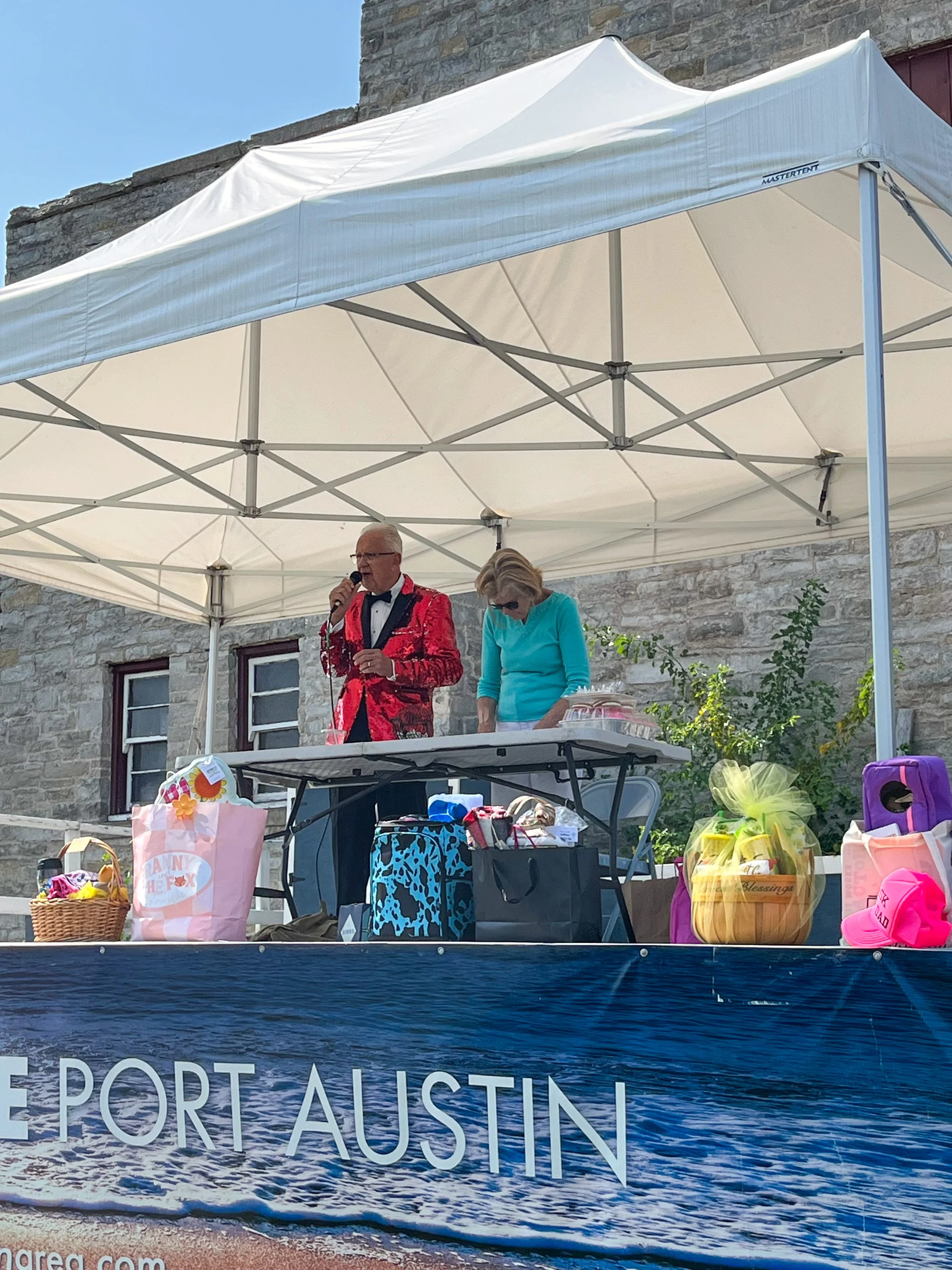 Our wonderful host and his assistant, Dennis and Dawn Hafeli