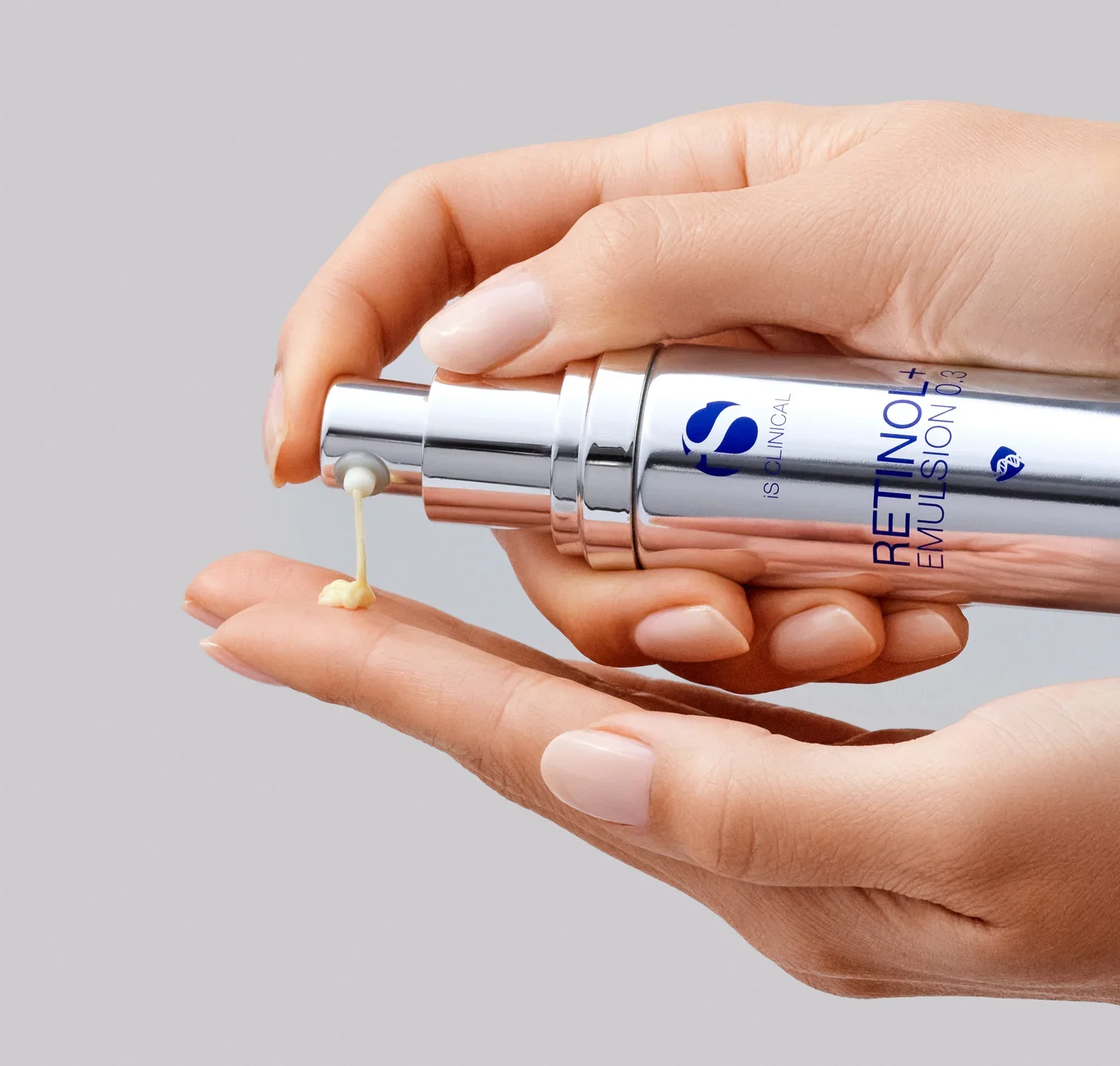 HandImage_PDP_RETINOL0.3.webp