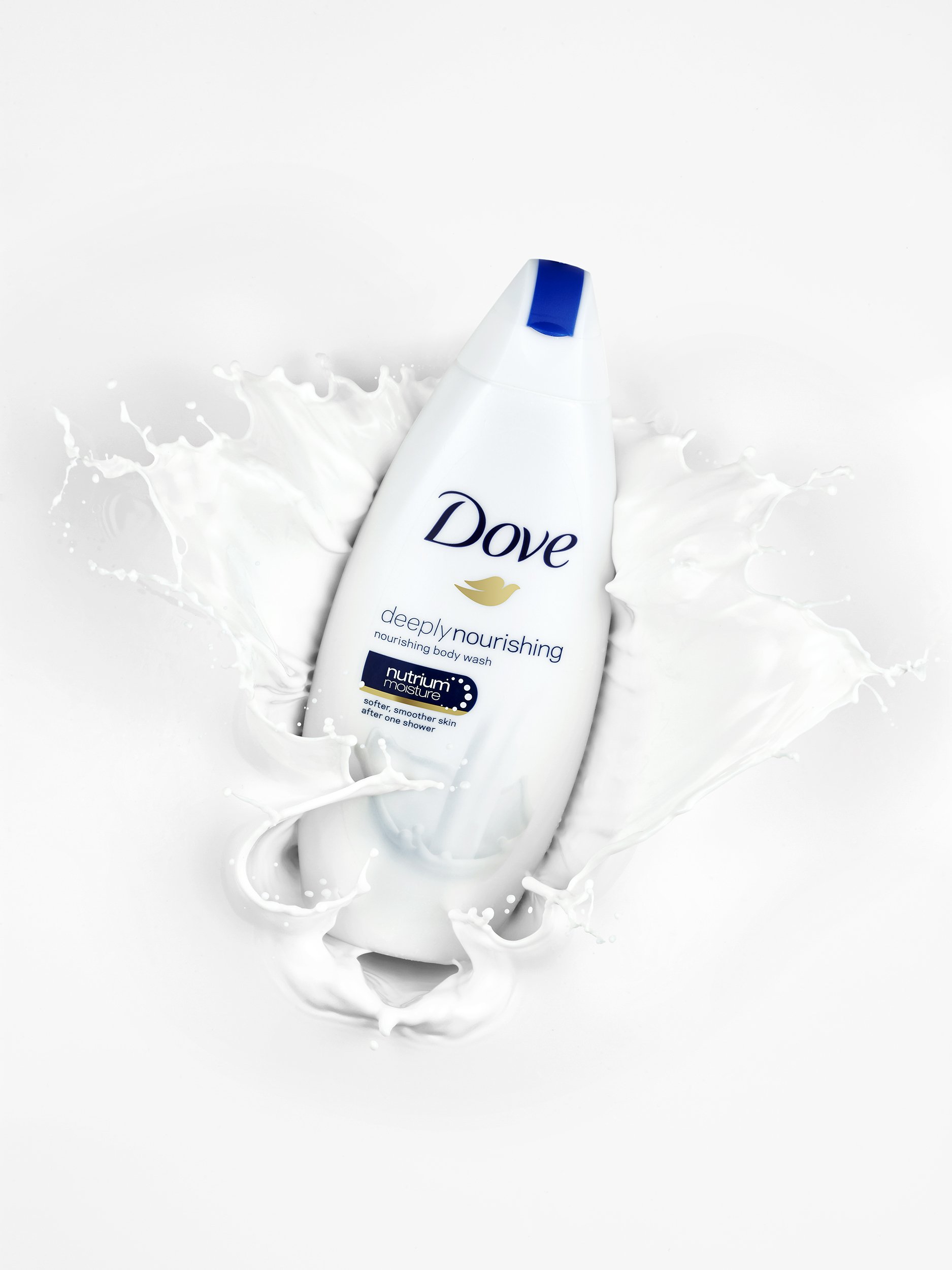 Dove Deeply Nourishing Body Wash - product photography by London-based Simon Lyle Ritchie
