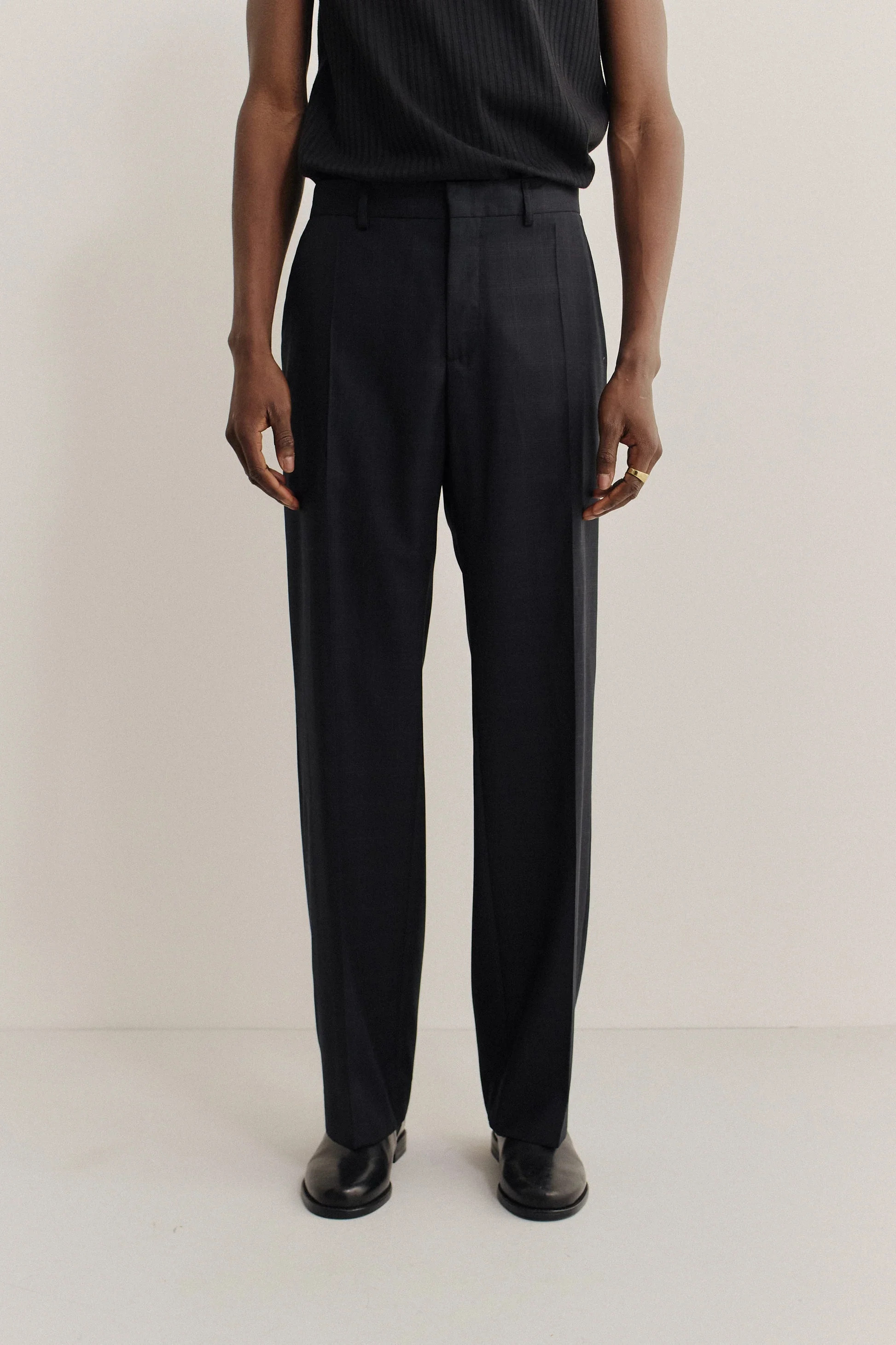 AKINDOFGUISE_SS25_TAILORED_WIDE_TROUSERS_CHECKERED_BLACK_4486.jpg.webp