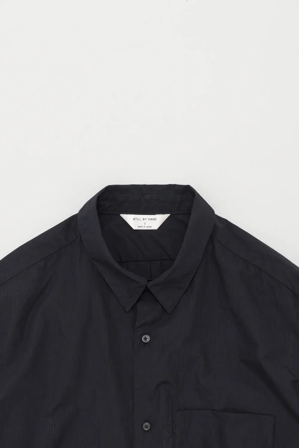 トップス still by hand Cotton RegularCollar Shirt STILL BY HAND – REGULAR COLLARED SHIRT (NAVY STRIPE) — EQUIPMENT