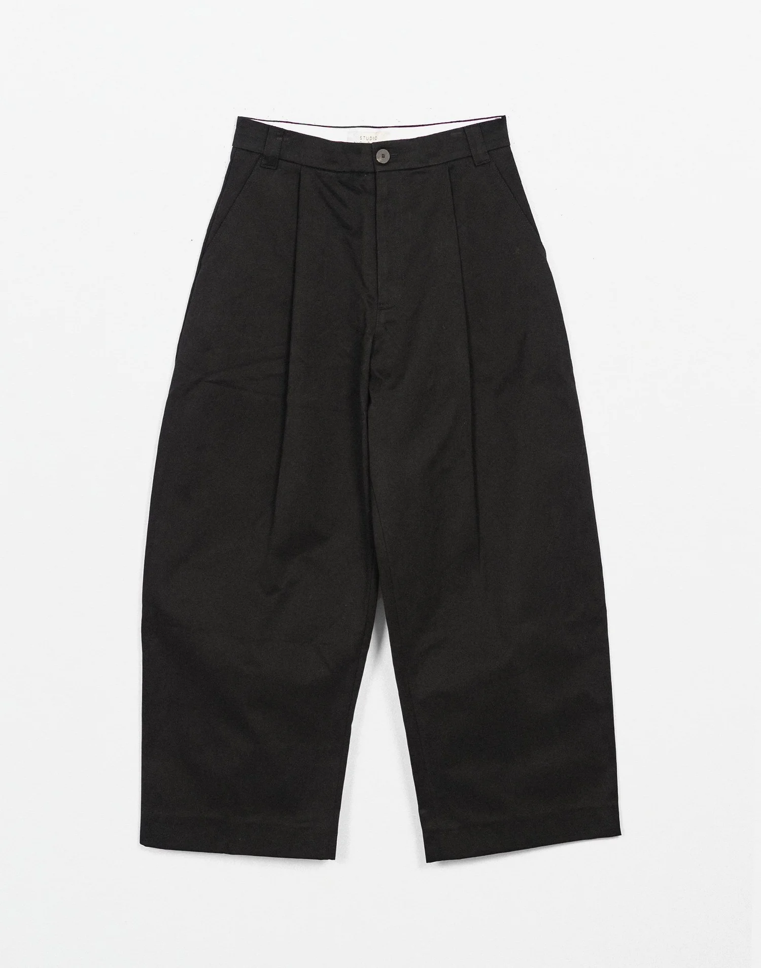 Studio Nicholson - Sorte Deep Pleat Pant (Black) — EQUIPMENT
