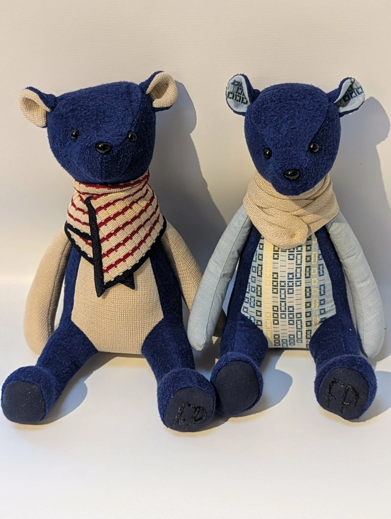 Oso - pair blue.JPG